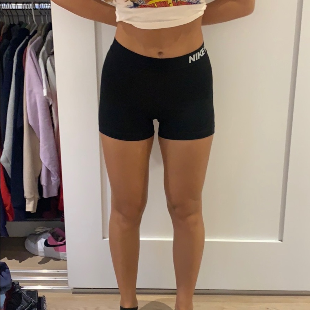 Nike pros athletic shorts